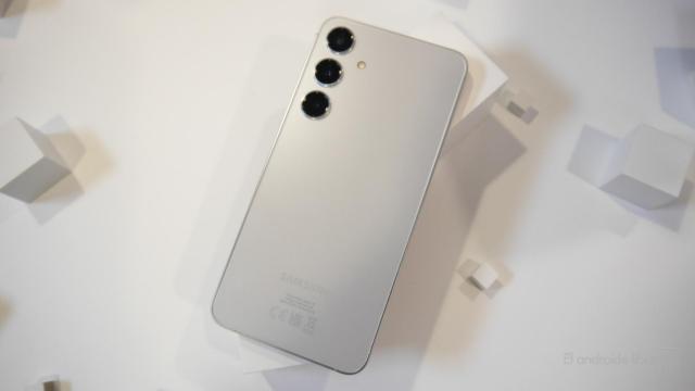 El Galaxy S24+ puede ser más recomendable que el modelo Ultra