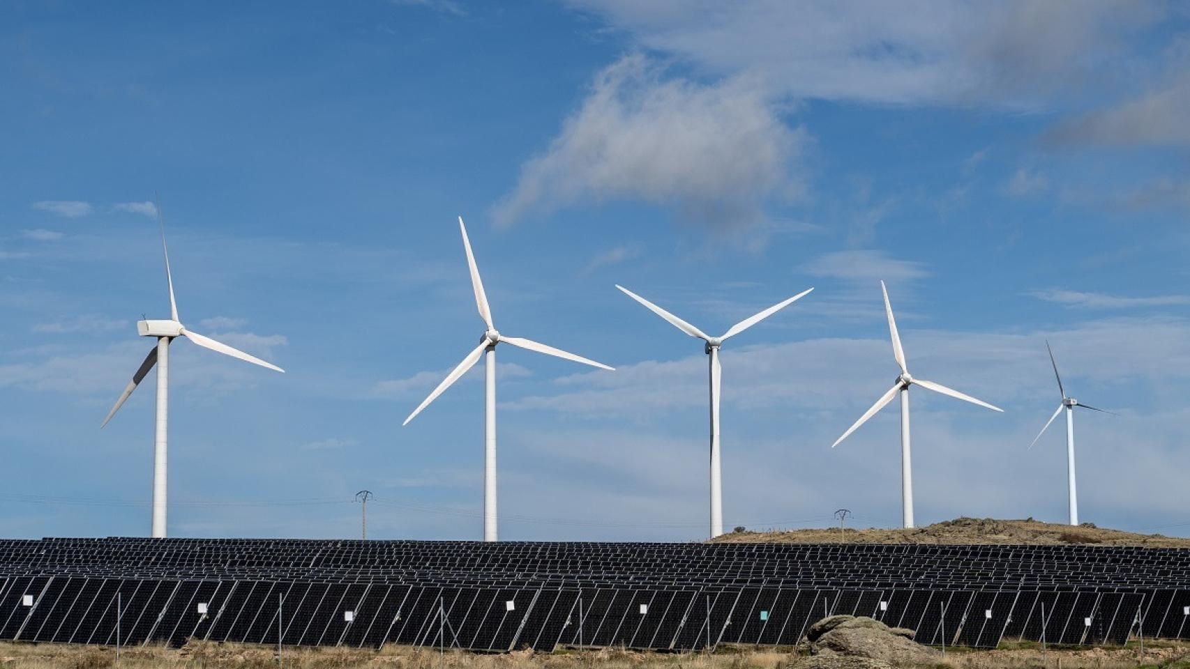 Primer parque híbrido eólico-solar de España, propiedad de EDPR.