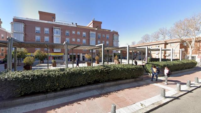 La plaza de las Sufragistas, en Villaverde, donde ha tenido lugar el suceso.