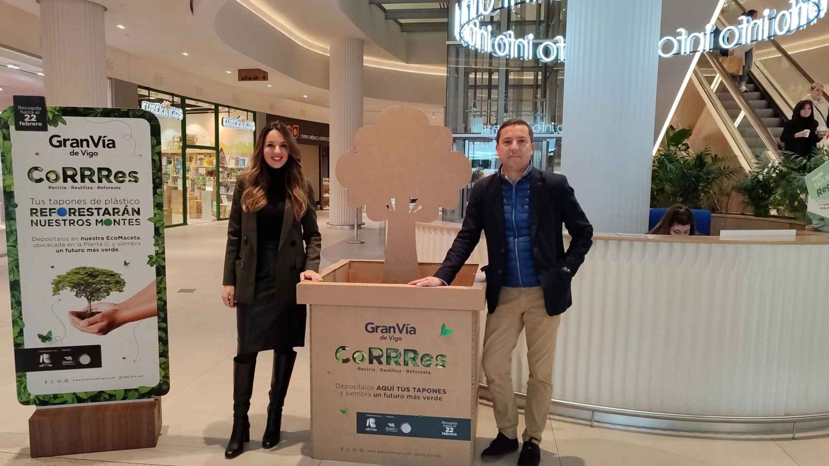 La subdirectora del Centro Comercial Gran Vía de Vigo, Sandra Jácome, y David Suárez, CEO de Diesemm.