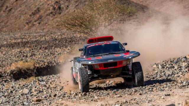 El Audi RS Q E-Tron de Carlos Sainz durante el Dakar