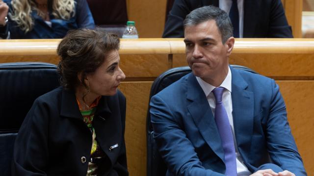 María Jesús Montero y Pedro Sánchez, en el Senado.
