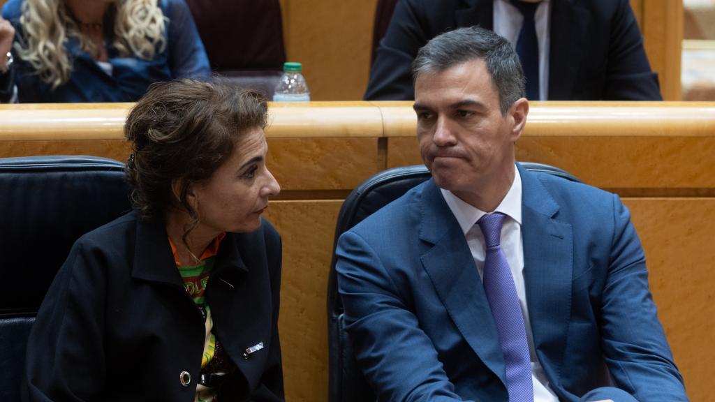 María Jesús Montero y Pedro Sánchez, en el Senado.