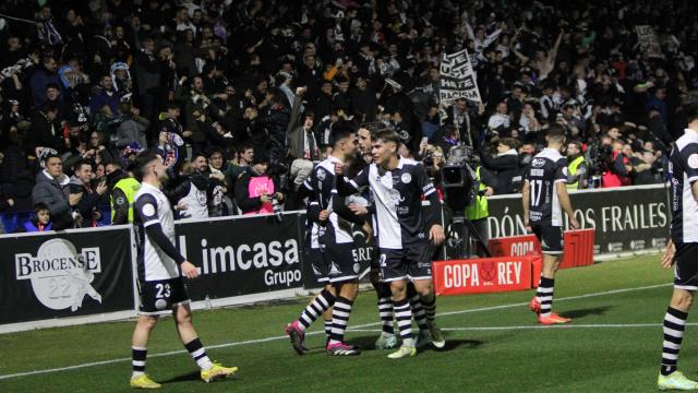 Unionistas de Salamanca celebra el gol ante el Barcelona con su afición.