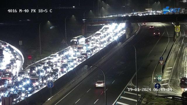 Tráfico a primera hora de la mañana de este viernes, 19 de enero, en la M-40.