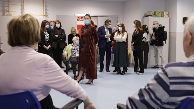 La consejera de Familia, Juventud y Asuntos Sociales de la Comunidad de Madrid, Ana Dávila-Ponce de León ha visitado la nueva Residencia de Mayores Valdeluz Rivas.