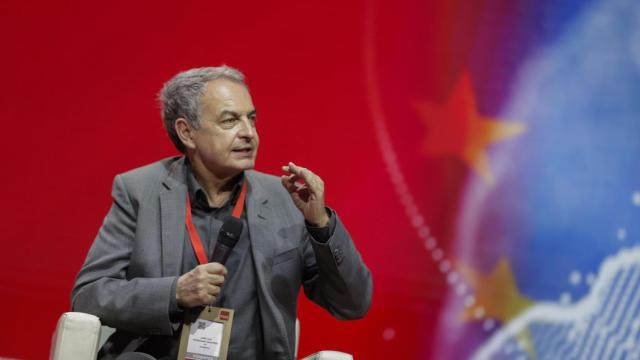 El expresidente del Gobierno José Luis Rodríguez Zapatero este viernes en La Coruña.