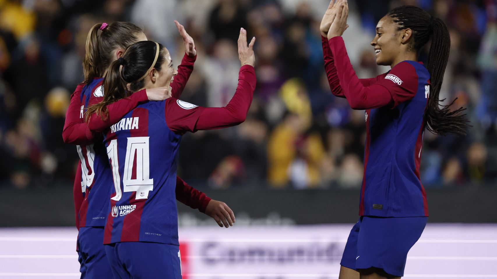 Las jugadoras del FC Barcelona celebran uno de los goles conseguidos en la Supercopa femenina.