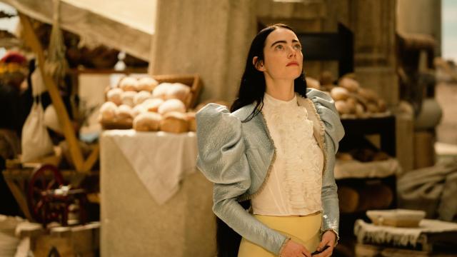 Emma Stone en un momento de 'Pobres criaturas'