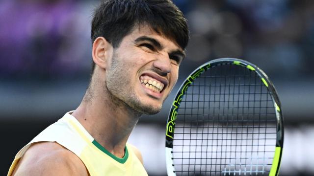Carlos Alcaraz celebra durante su partido contra Kecmanovic en el Open de Australia