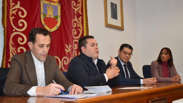 El presidente de la Diputación de Valladolid, Conrado Íscar, en las jornadas de mediación en Cigales.