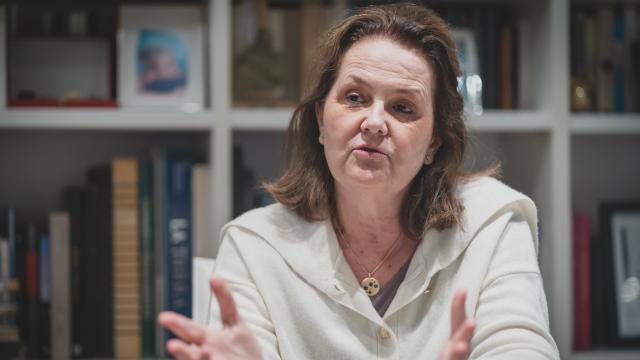 La exsecretaria de Estado de Educación en el Gobierno de Rajoy, Montserrat Gomendio, este lunes en su domicilio.