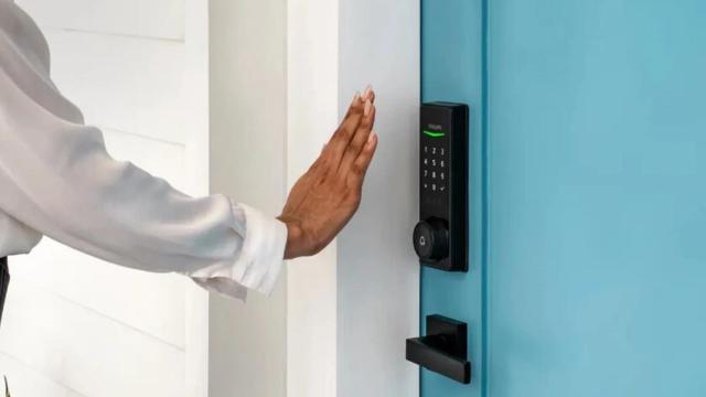 Cerradura Philips leyendo la mano