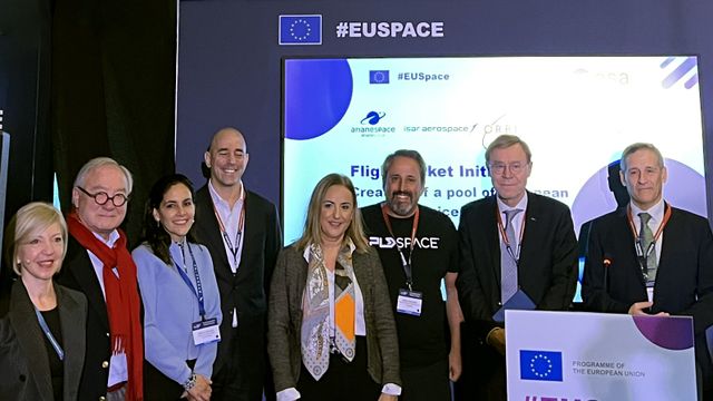 La presentación en Bruselas en la que PLD Space ha sido elegida como proveedor para la Comisión Europea.