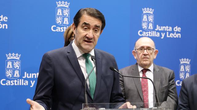El consejero de Medio Ambiente, Juan Carlos Suárez-Quiñones, durante la rueda de prensa de este martes en Palencia.