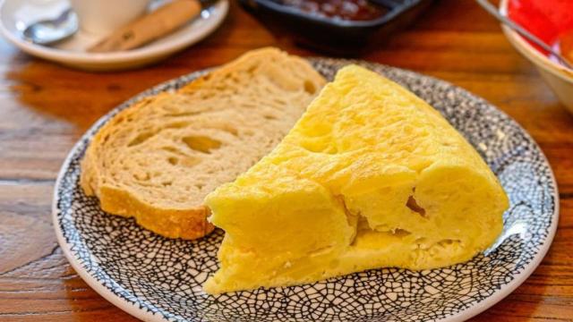 Esta es la mejor tortilla de patatas que puedes comer en Asturias: se come en un restaurante de Oviedo