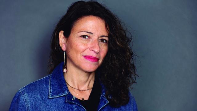 La escritora Karine Tuil. Foto: Francesca Mantovani/Éditions Gallimard