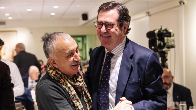 Pepe Álvarez, secretario general de UGT, y Antonio Garamendi, presidente de CEOE.