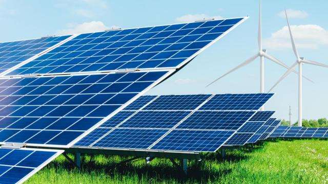 Parques de energía eólica y solar.