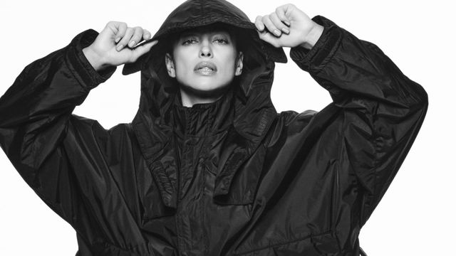 Chaqueta de Zara hecha con material reciclable.