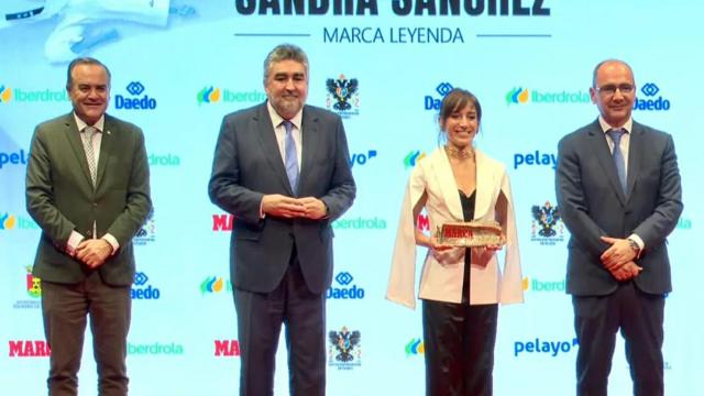 Sandra Sánchez recibe el 'MARCA Leyenda'. Foto: Ayuntamiento de Talavera.