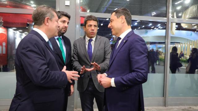 Page, López Miras, Mazón y Moreno, durante su conversación en Fitur. GVA