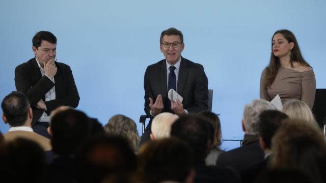 Feijóo este miércoles en León, en un coloquio sobre Educación, con Mañueco y Ester Muñoz.