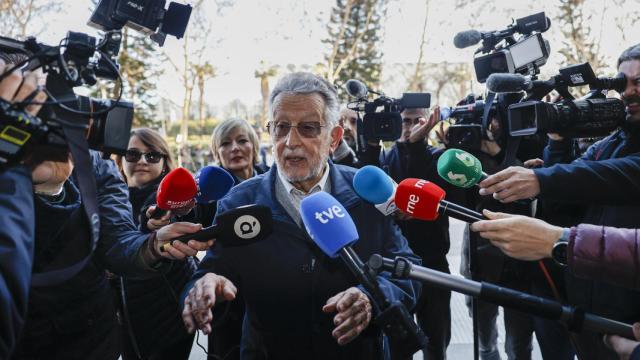 El exvicealcalde Alfonso Grau, a su llegada como procesado a la Audiencia de Valencia.