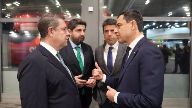 Emiliano García-Page, junto a Fernando López Miras, Carlos Mazón y Juanma Moreno, el miércoles en Fitur.