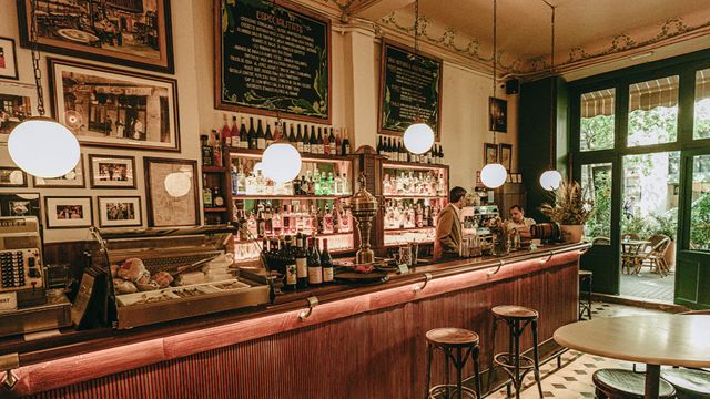 La cafetería centenaria de Barcelona con Premio Nacional que cautivó a Vázquez Montalbán