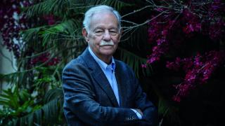 Eduardo Mendoza: La Novela con mayúsculas está muerta, anda por ahí como un zombi, harapienta
