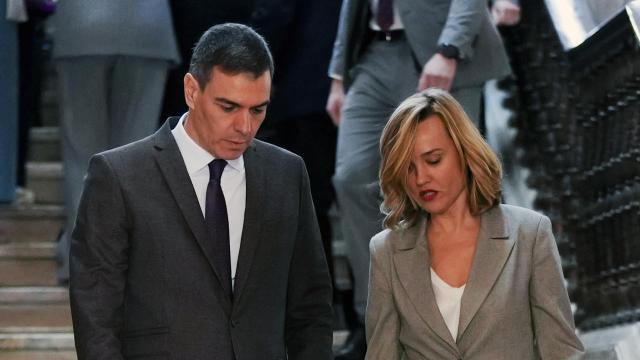 Pedro Sánchez y Pilar Alegría, presidente del Gobierno y ministra de Educación y FP.