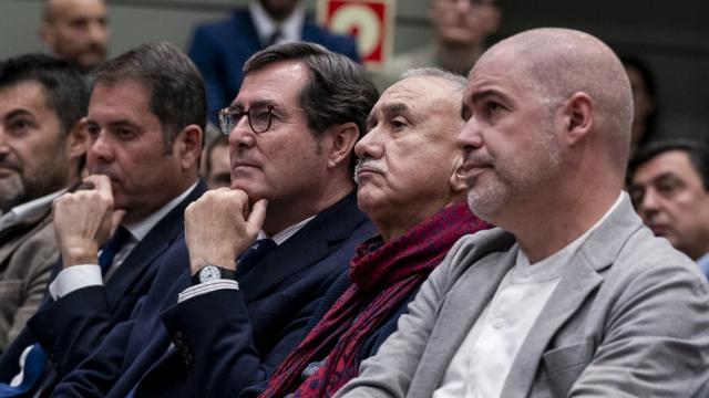 (I-D) El presidente de la Cepyme, Gerardo Cuerva; el presidente de la CEOE, Antonio Garamendi; el secretario general de UGT, Pepe Álvarez y el secretario general de CCOO, Unai Sordo, en una imagen de archivo.