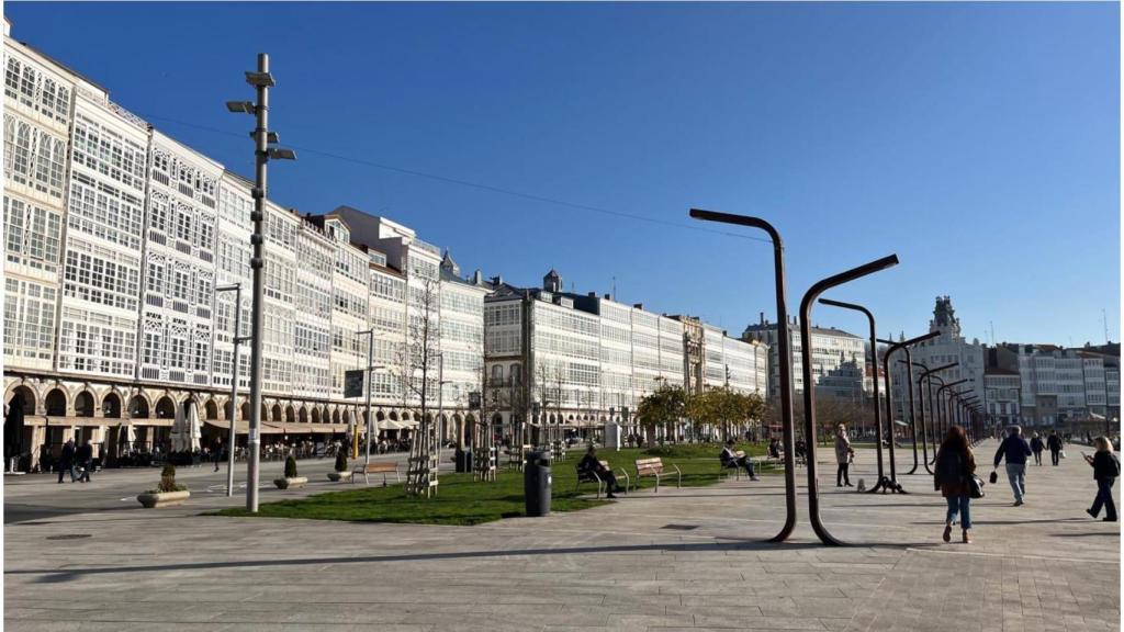 La Marina en un jueves soleado.