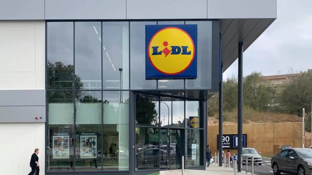 Puerta de entrada Lidl.
