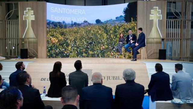 Víctor Manuel Martínez, alcalde de Santomera, este viernes, en la presentación  su oferta turística y cultural en la Feria Internacional de Turismo (FITUR).