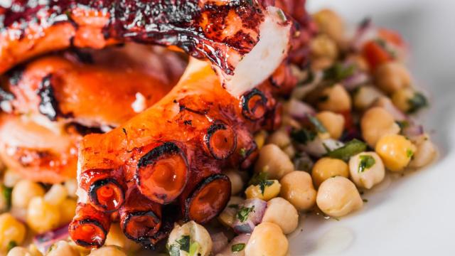 Este restaurante de Oviedo está en una casona asturiana del siglo XVIII: es una parada obligatoria