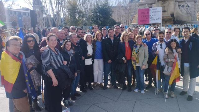 'Populares' en la concentración de Madrid. Foto: PP.