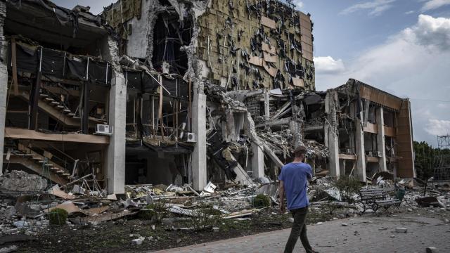 Restos de un edificio en una ciudad ucraniana, destruido por un misil ruso. Sin relación con los hechos narrados en esta noticia.