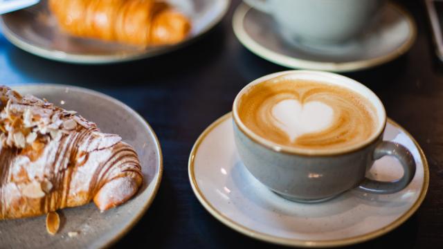 Esto es lo que dice la ciencia sobre no comer nada en el desayuno.