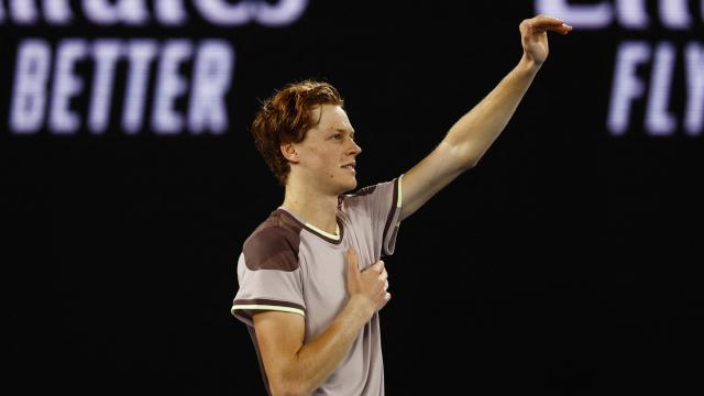 Jannik Sinner celebra su victoria en el Open de Australia.