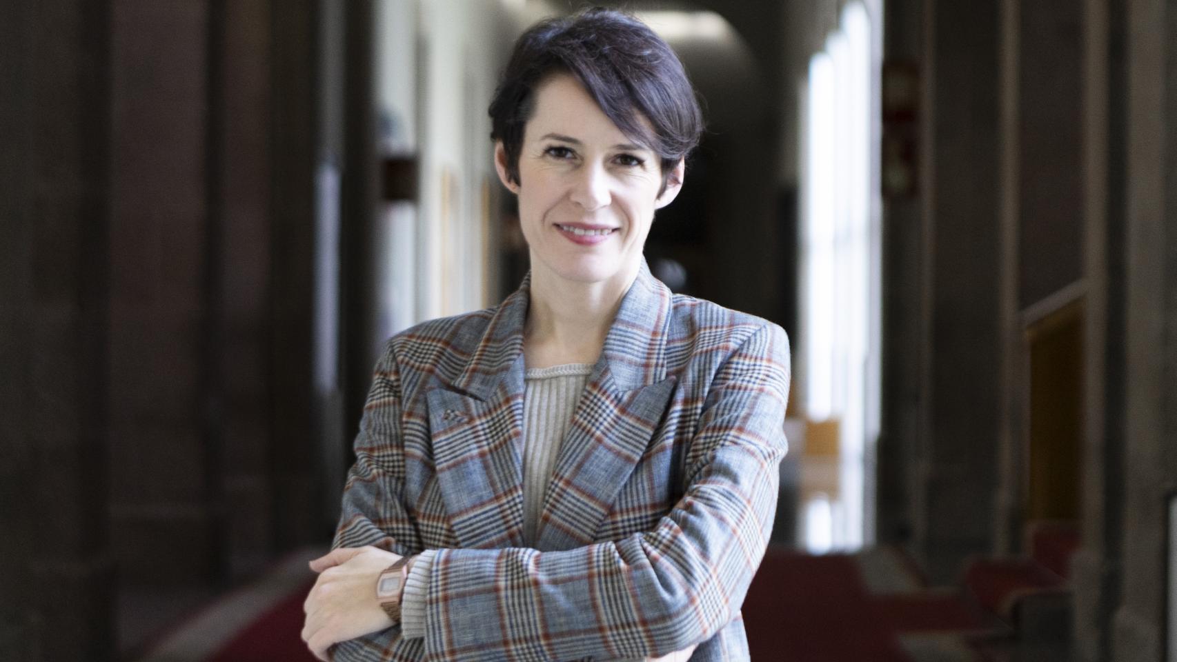 La portavoz nacional del BNG, Ana Pontón, en los pasillos del Parlamento de Galicia.