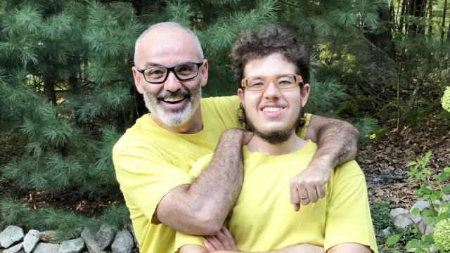 Ricardo García junto a su hijo Richi.