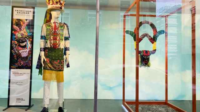 Exposición del Entroido gallego en El Corte Inglés de Vigo.