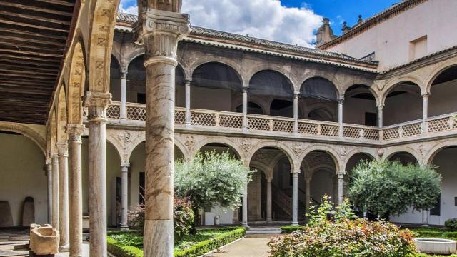 Claustro del museo de Santa Cruz de Toledo.