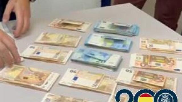 13.325 euros recuperados por la Policía Nacional en Estepona (Málaga).