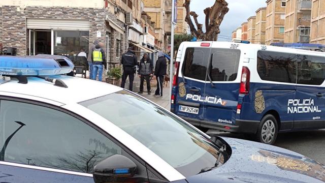 La Policía Nacional destaca la celeridad con que han detenido a los dos sospechosos del robo en Alicante.
