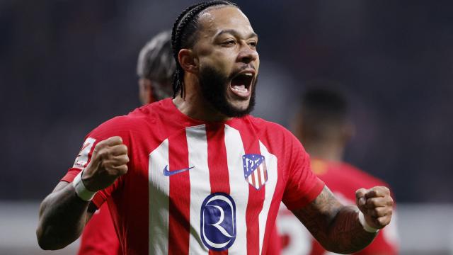 Memphis celebra el gol del triunfo ante el Rayo Vallecano