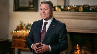 Emiliano García-Page durante la grabación del mensaje de Año Nuevo. Foto JCCM.