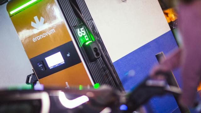 Puntos de recarga en el centro de Canalejas de Eranovum.